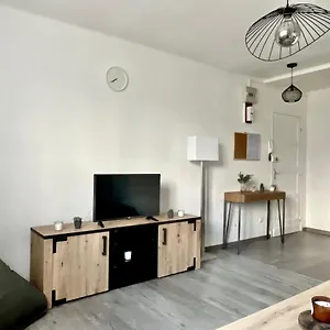 Lumineux Et Traversant Appartement